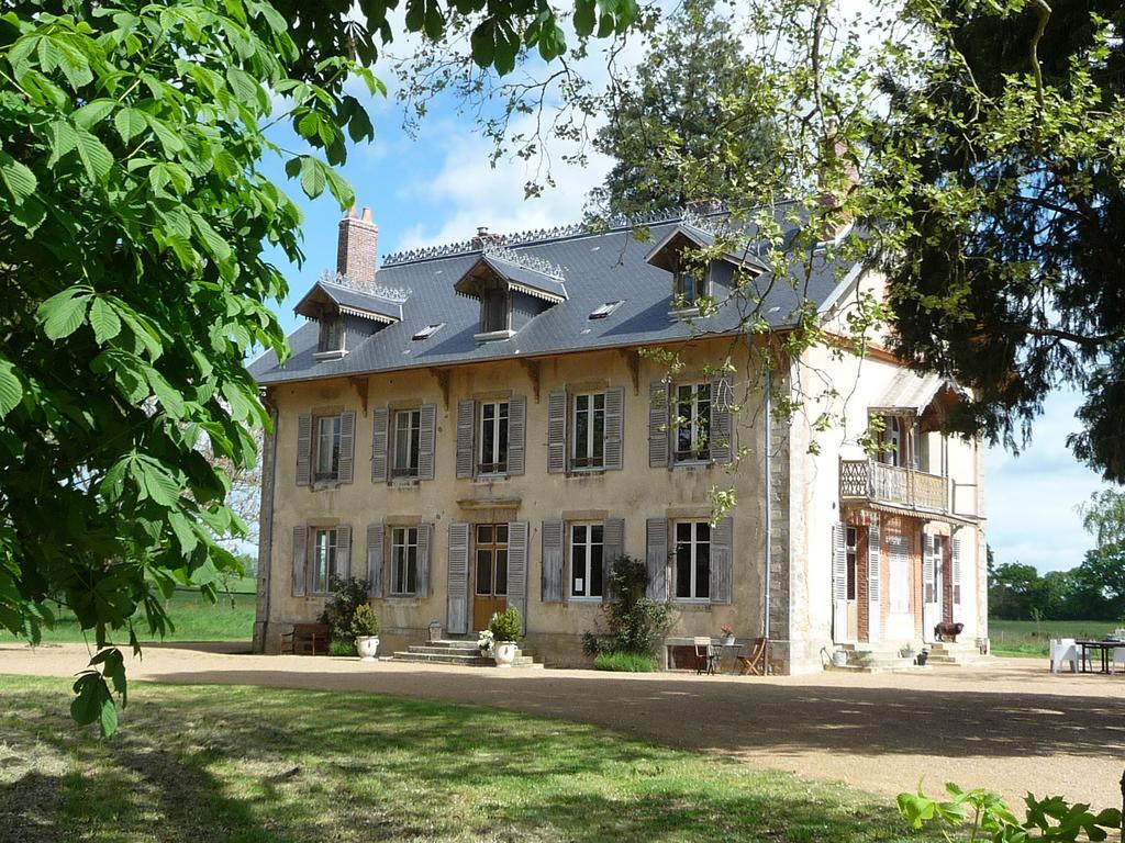 Domaine De Savigny Bed and Breakfast Saint-Saulge Exteriör bild