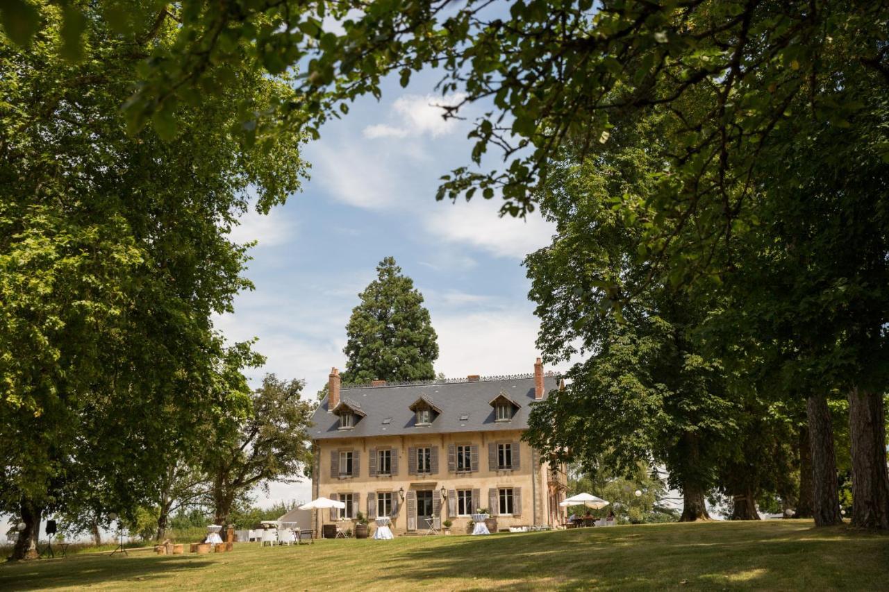 Domaine De Savigny Bed and Breakfast Saint-Saulge Exteriör bild